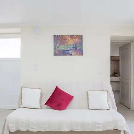 Newly Reconstructed Flat 107sqm! Διαμέρισμα