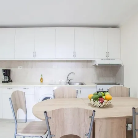 Lägenhet Newly Reconstructed Flat 107sqm! Chania (Crete)