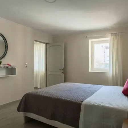 Newly Reconstructed Flat 107sqm! Lägenhet Chania (Crete)